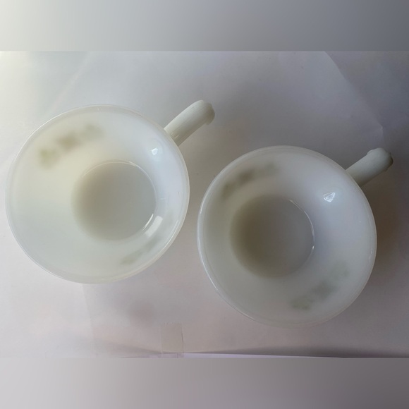 2- Vintage Fire King Soup Bowls - Picture 4 of 6